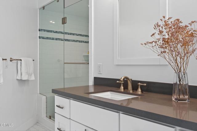 1111 Dover Lane, Ventura CA: https://media.crmls.org/mediaz/e3447c82-90bc-4800-959b-204054cd835f.jpg
