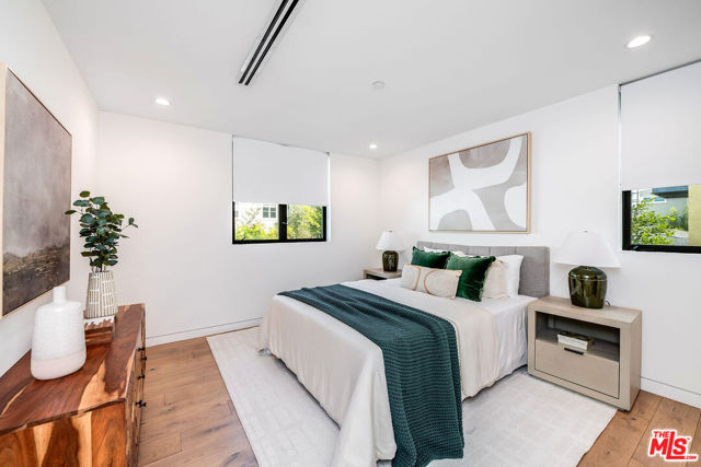 1620 Electric Avenue, Venice CA: https://media.crmls.org/mediaz/e34485a5-8cf1-478c-805d-ab6145b5c9d6.jpg