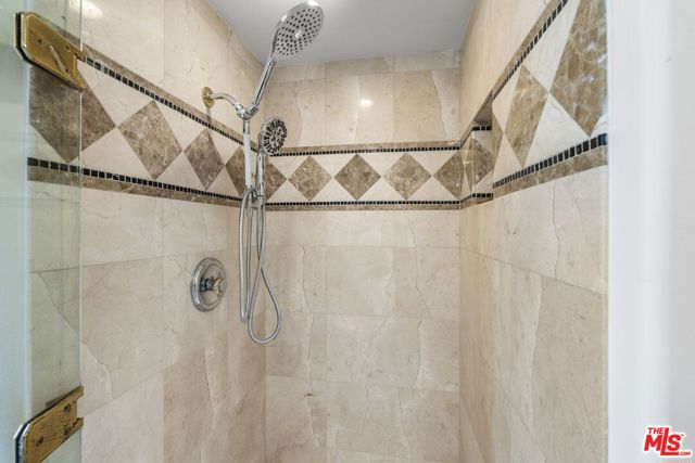 Bathroom shower adjacent to 2n