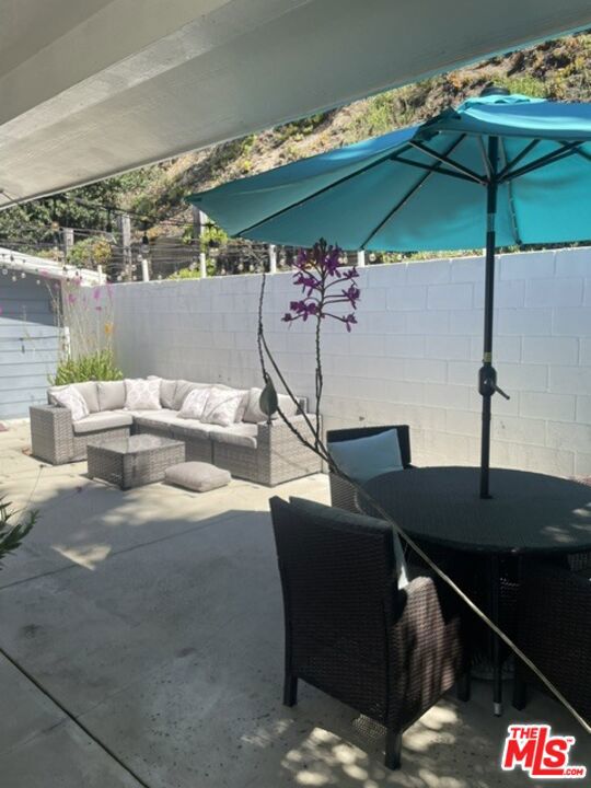 3952 Las Flores Canyon Road photo 11