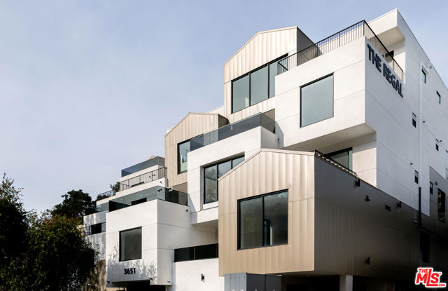3657 1/2 Regal Place, Los Angeles CA: https://media.crmls.org/mediaz/e345b129-b63e-40b9-a43d-11226f529756.jpg