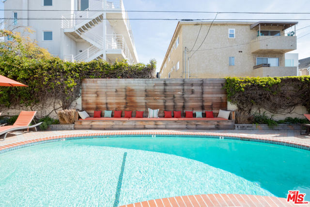 2721 2nd Street, Santa Monica CA: https://media.crmls.org/mediaz/e34704c0-4bd4-45a9-871d-42895b57c87b.jpg