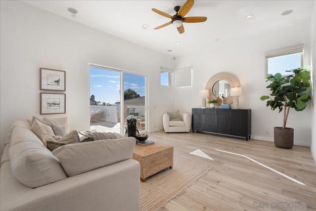 819 Van Nuys St, San Diego CA: https://media.crmls.org/mediaz/e3472679-2b4d-491f-b7ea-5242760db5df.jpg