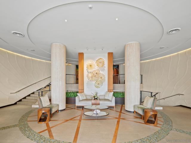 1750 Avenida Del Mundo, Coronado CA: https://media.crmls.org/mediaz/e347534e-4d23-4940-afb6-0f5e16968030.jpg