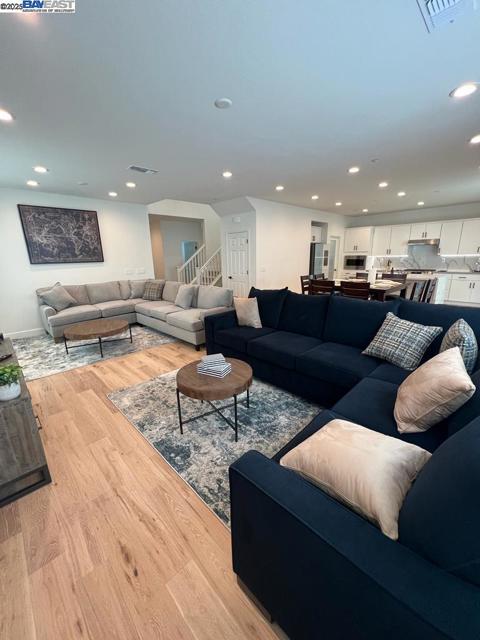 2978 Ellis Town Dr, Tracy CA: https://media.crmls.org/mediaz/e347aae6-be6b-4ba7-9663-e80852d89f64.jpg