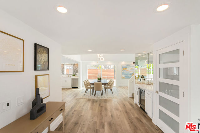 3536 Malibu Country Drive, Malibu CA: https://media.crmls.org/mediaz/e348d3dc-b2a0-4b4a-bec9-485b8e6eb452.jpg