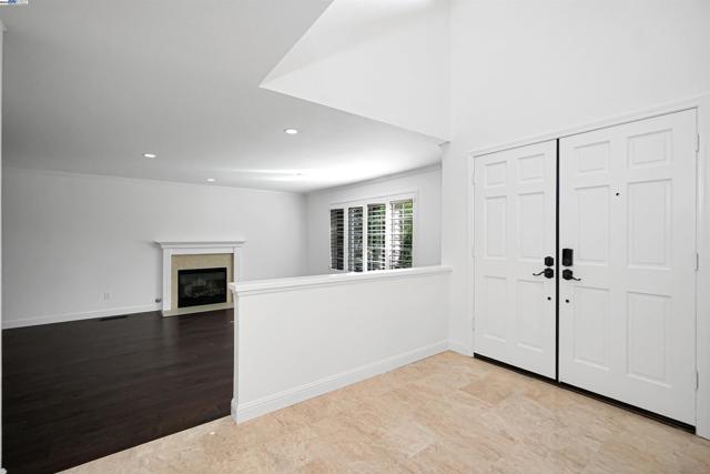 311 Andros Dr, San Ramon CA: https://media.crmls.org/mediaz/e349a1f9-5271-4986-b7d1-8eb2661534f2.jpg