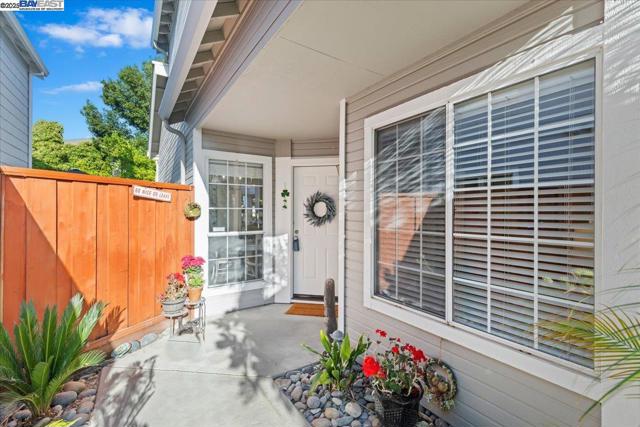 2211 Oakland Ave, Pleasanton CA: https://media.crmls.org/mediaz/e34a0401-e4c5-44ac-91bf-e4e141ef9f59.jpg