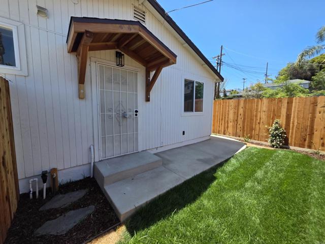 Detail Gallery Image 21 of 23 For 2040 Earl St #B,  San Diego,  CA 92113 - 2 Beds | 1 Baths