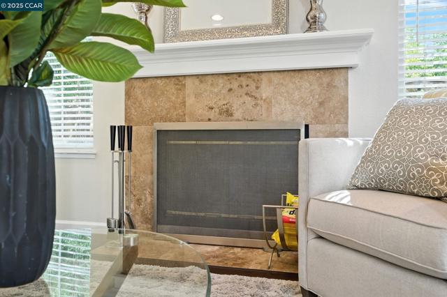 89 Amberfield Ln, Danville CA: https://media.crmls.org/mediaz/e34acf63-903e-4cdc-bc55-7437d9771b64.jpg