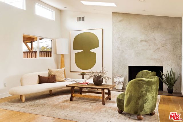 3019 Surry Street, Los Angeles CA: https://media.crmls.org/mediaz/e34ad90b-acba-45e6-b7ba-c55f652aee70.jpg