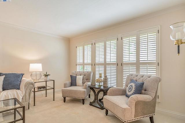 736 Tunbridge Rd, Danville CA: https://media.crmls.org/mediaz/e34aea63-e564-42a7-82d3-1b0e58d45adb.jpg