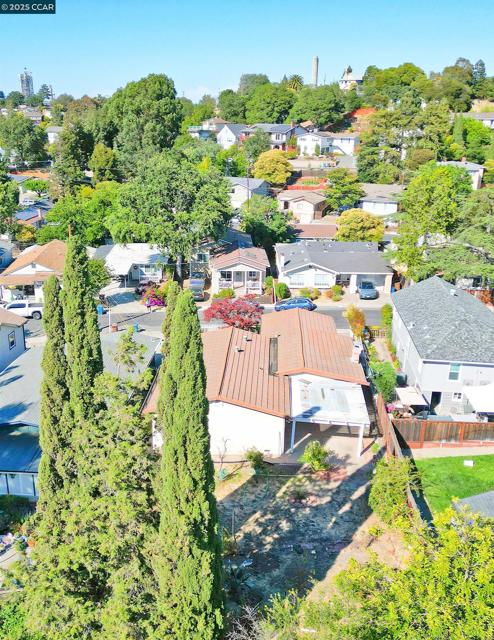 2156 MONTEREY AVENUE, Martinez CA: https://media.crmls.org/mediaz/e34aef97-6636-4bfd-a00c-1bcd54b5db29.jpg