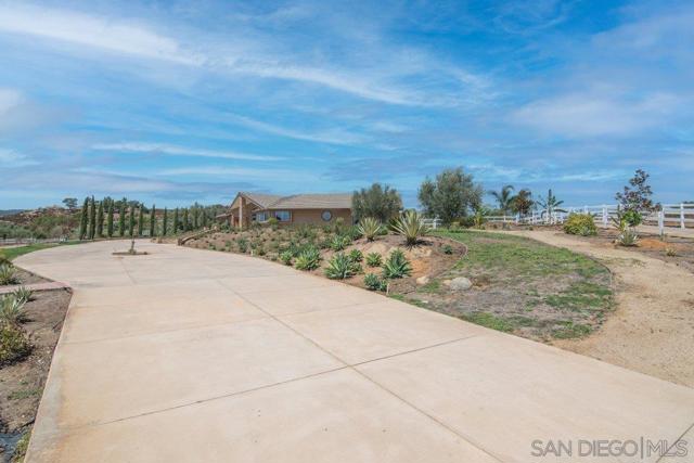 Image 54 of 75 For 37789 Avenida La Cresta