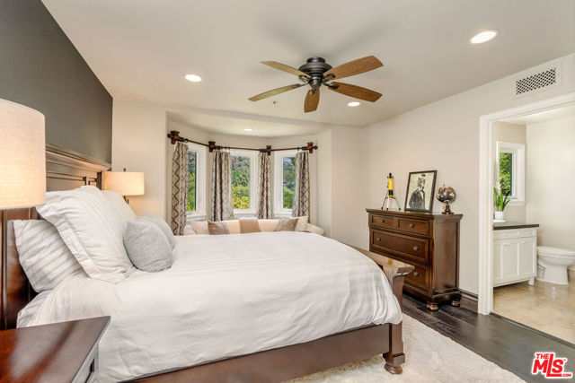 204 Bell Canyon Road, Bell Canyon CA: https://media.crmls.org/mediaz/e34b57a2-32c0-4afb-a9e2-c2beb4e0e7d5.jpg
