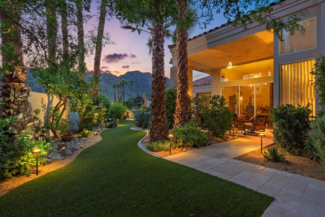 55649 Pinehurst, La Quinta CA: https://media.crmls.org/mediaz/e34bab58-e654-46fe-88dd-c90caf73a0b4.jpg