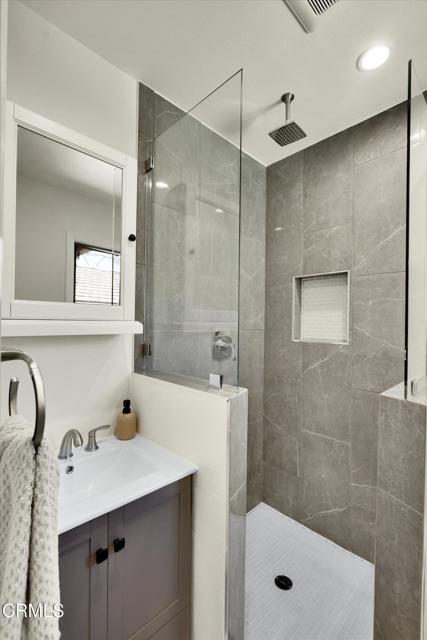 4559 Rayburn Street, Westlake Village CA: https://media.crmls.org/mediaz/e34d7024-0123-4735-bcad-ac85f732906f.jpg