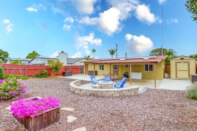 3275 Moccasin Ave, San Diego CA: https://media.crmls.org/mediaz/e34d923d-8daa-4111-9c42-ba252094dd13.jpg