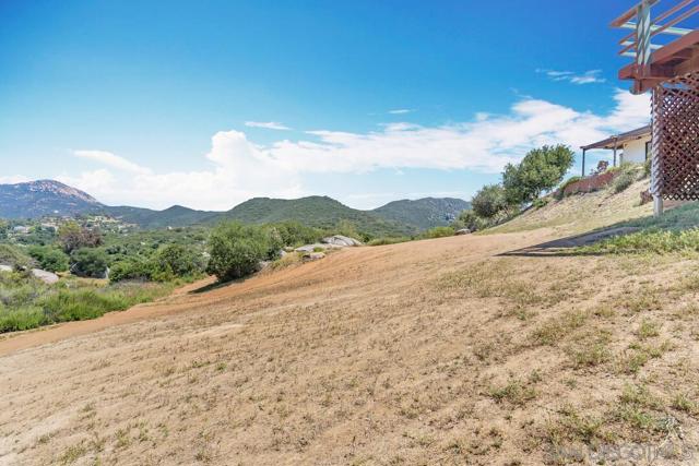 3176 Via Viejas, Alpine CA: https://media.crmls.org/mediaz/e34e7903-11ba-4d4e-8a01-915477ff88f8.jpg
