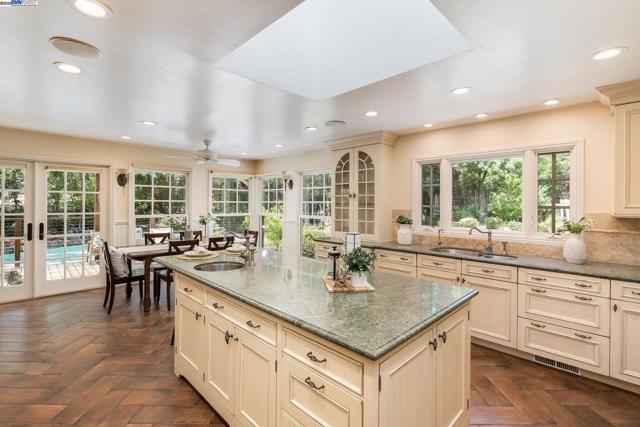 20 Donna Ln, Danville CA: https://media.crmls.org/mediaz/e34ea4f2-0647-4c36-94b5-02cc0445b279.jpg