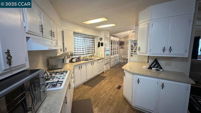 367 Ravine Cir, Rancho Cordova CA: https://media.crmls.org/mediaz/e34f6260-63f0-47b8-beae-d3ad1d473063.jpg