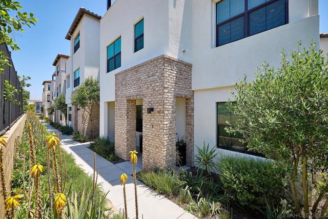 13070 Olympus Cir, Poway CA: https://media.crmls.org/mediaz/e34f6c3f-ed3b-48f0-904e-d6ba0ba3f37f.jpg