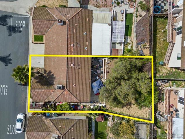 1264 Sundown Gln, Escondido CA: https://media.crmls.org/mediaz/e34ff296-f63a-4c9f-8aa6-1472f12c1120.jpg