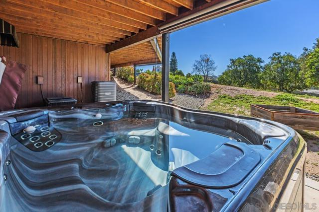 30830 Ranch Creek Rd, Valley Center CA: https://media.crmls.org/mediaz/e34ff4bd-f11b-45bc-8822-32a1423262bd.jpg