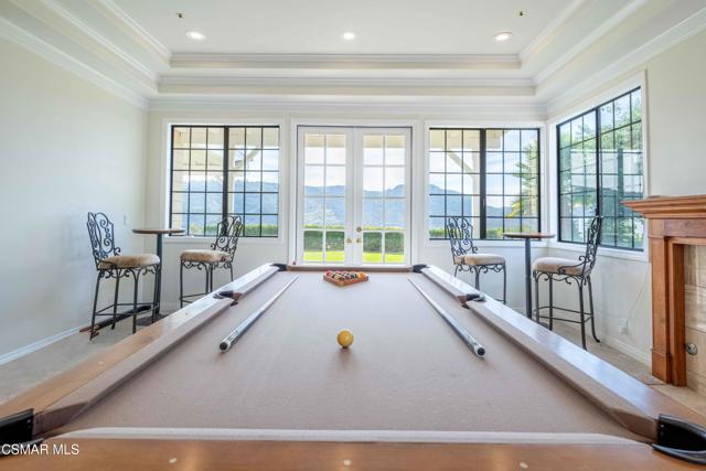 11300 Highridge Court, Camarillo CA: https://media.crmls.org/mediaz/e350a5c9-bb59-463d-9f65-316d6097ae12.jpg