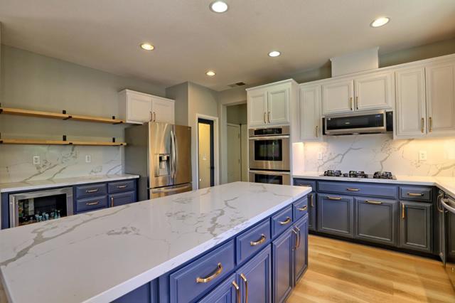 1250 Sunrise Drive, Gilroy CA: https://media.crmls.org/mediaz/e350e5ad-eaad-4667-aa1b-3c6aea11f8bf.jpg