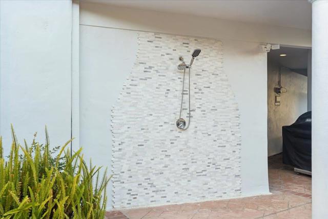 433 Seaview Drive, Aptos CA: https://media.crmls.org/mediaz/e3514b14-a94e-44f1-9243-01a01503cd27.jpg