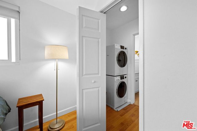 1225 Washington Avenue, Santa Monica CA: https://media.crmls.org/mediaz/e351d0be-360f-4648-aa42-e38e200823d6.jpg