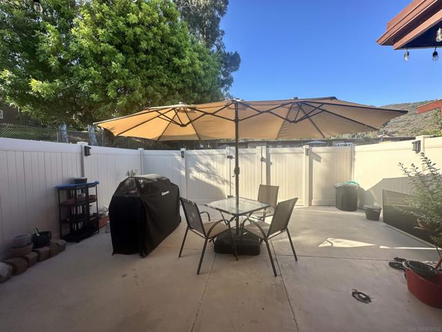 8741 Wahl St, Santee CA: https://media.crmls.org/mediaz/e351d5de-77a9-4eaa-aab3-a2996362165b.jpg