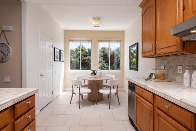 808 Lakeshore Drive,  CA: https://media.crmls.org/mediaz/e35328a1-5d91-47d4-a4f0-71ed1295f5b1.jpg