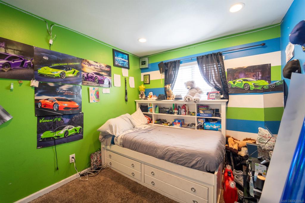 https://media.crmls.org/mediaz/e3537c06-e6bb-4ff1-b85b-a7a7b0a632ef.jpg?preset=X-Large