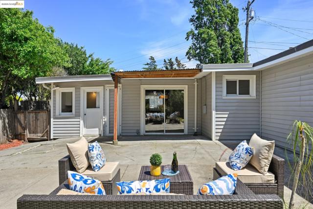 4125 Miflin Ave, El Sobrante CA: https://media.crmls.org/mediaz/e3540fd5-b1dd-4a42-b849-cc36eb42f378.jpg