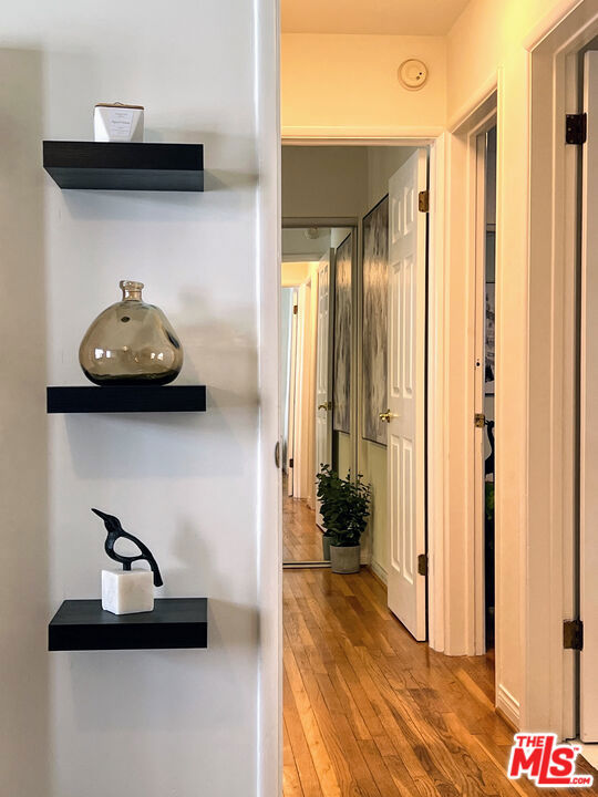 1173 Amherst Avenue, Los Angeles CA: https://media.crmls.org/mediaz/e3541383-5631-4759-b638-c2400f63978a.jpg