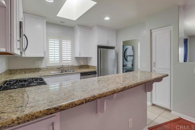 2167 Grand Avenue, San Diego CA: https://media.crmls.org/mediaz/e354f407-412e-420d-8978-2a63d24250fc.jpg