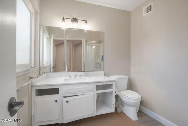 1637 Downing Street, Simi Valley CA: https://media.crmls.org/mediaz/e355b7c2-6fa4-424d-ba69-78db6364d4e8.jpg