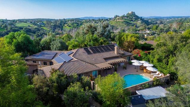 1195 Via Encinos, Fallbrook CA: https://media.crmls.org/mediaz/e355ff63-085c-4252-82d2-3cb80cbb0f8f.jpg