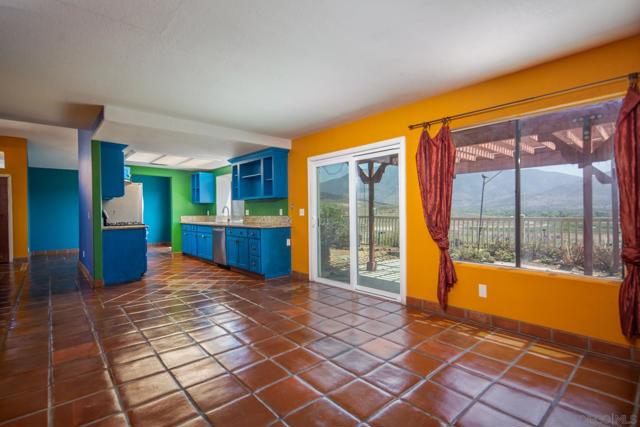 10145 Diamond Head Ct, Spring Valley CA: https://media.crmls.org/mediaz/e356613e-4164-476f-b95d-833c4770c7ee.jpg