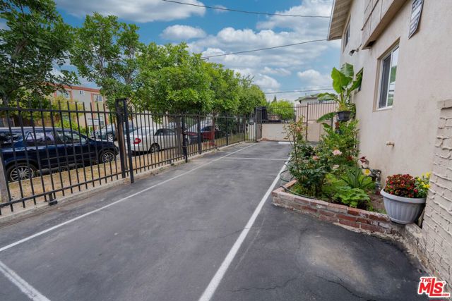 6934 Hinds Avenue, North Hollywood CA: https://media.crmls.org/mediaz/e356de98-fa17-41d1-846c-171a4cfb6bd1.jpg