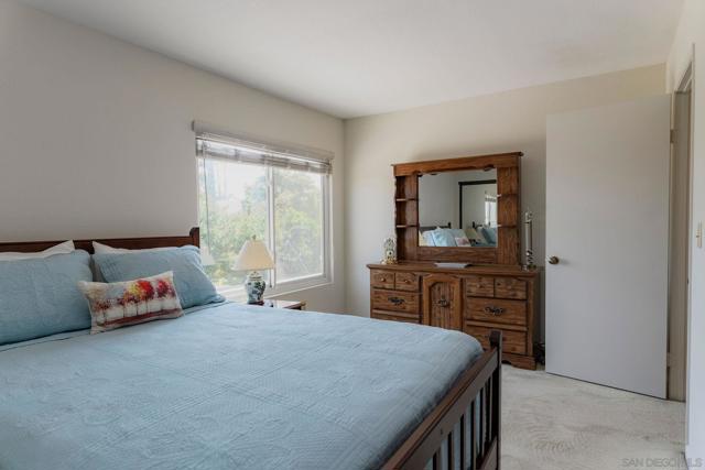 11686 Cacao Court, San Diego CA: https://media.crmls.org/mediaz/e357376e-b772-49fd-9d82-07911af73456.jpg