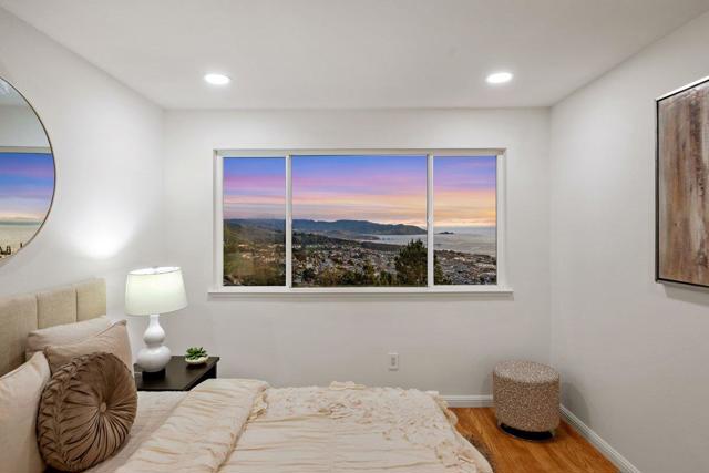 170 Beachview Avenue, Pacifica CA: https://media.crmls.org/mediaz/e357945c-8834-4821-9b4c-dc75245f5046.jpg