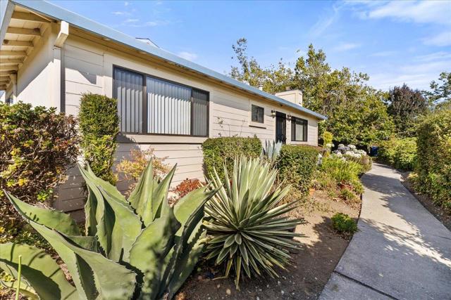 201 Silver Leaf Drive, Watsonville CA: https://media.crmls.org/mediaz/e35855d0-b3c4-4395-bd0b-c6c2b21f8820.jpg