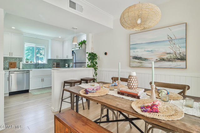 4021 Yankee Drive, Agoura Hills CA: https://media.crmls.org/mediaz/e359407c-cf9d-425c-b3a7-704267a2f409.jpg