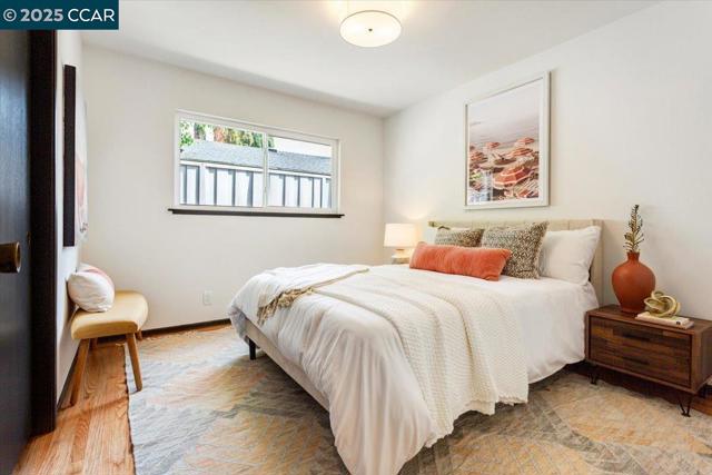 25 Whitehall Dr, Orinda CA: https://media.crmls.org/mediaz/e35a69cd-8548-4ade-950e-d31220be50c8.jpg