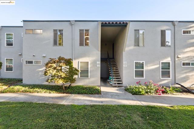 1001 Murrietta, Livermore CA: https://media.crmls.org/mediaz/e35ba474-8339-465d-b507-e2b21d9dd107.jpg