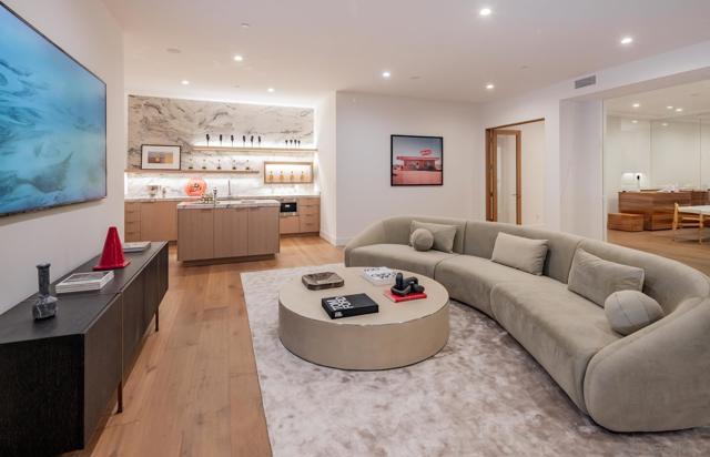 722 Amphitheatre Dr, Del Mar CA: https://media.crmls.org/mediaz/e35cb2a0-d5ba-40a3-bc6e-4c41aad6f741.jpg
