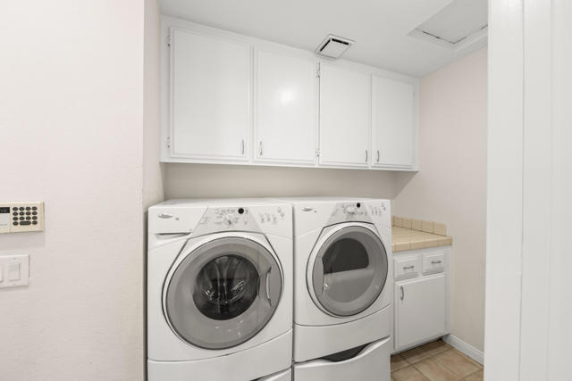 77739 Cape Verde Drive, Palm Desert CA: https://media.crmls.org/mediaz/e35cf149-6688-4791-b3e4-5f5f436d64f9.jpg